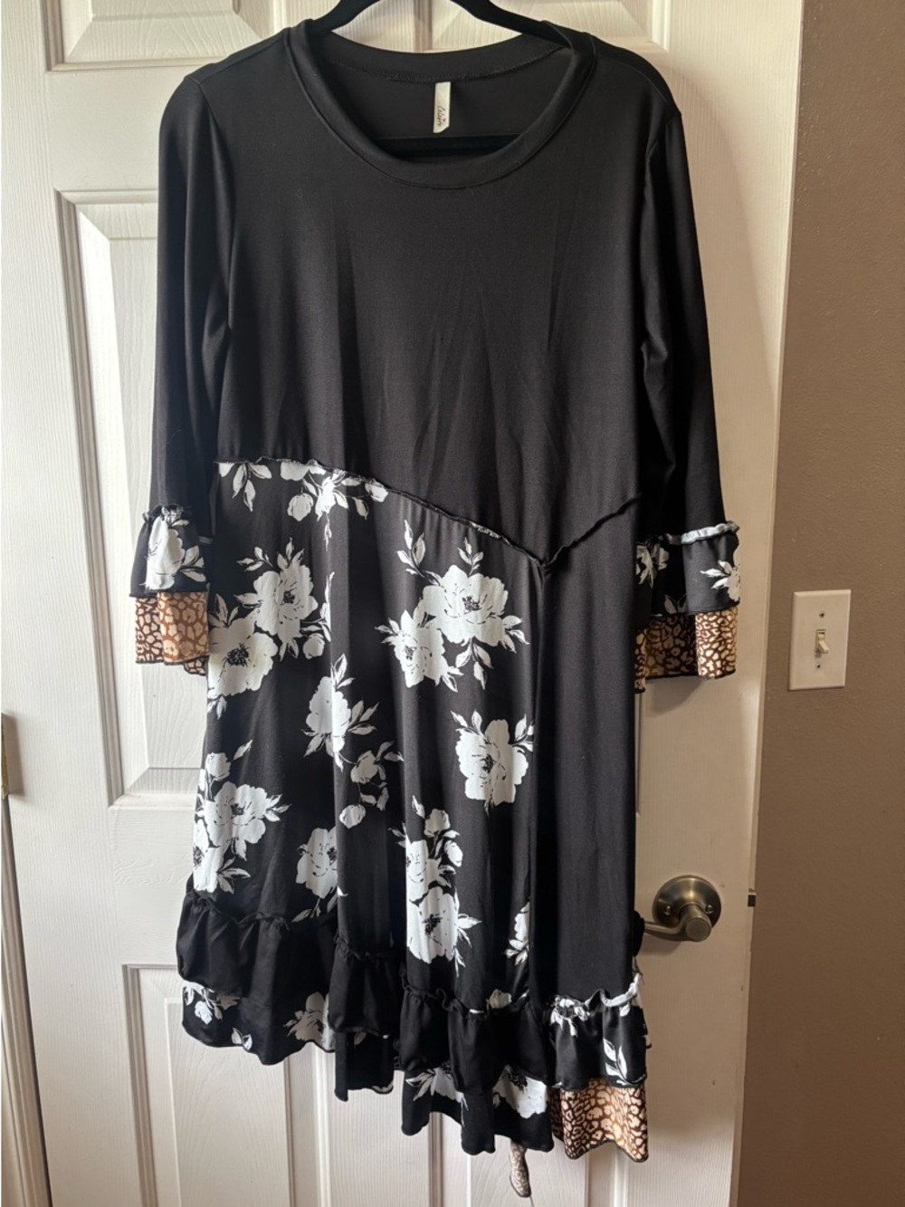 Black Floral Panel Tunic Top - Women's